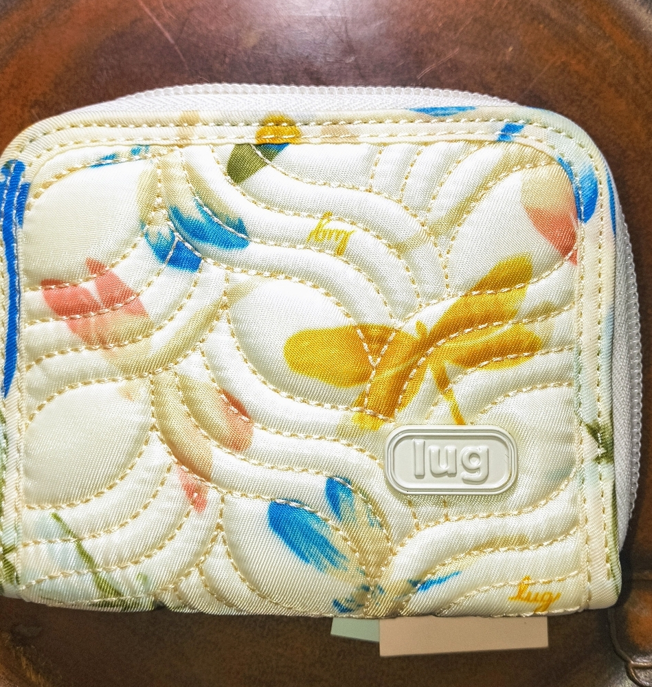 LUG Dragonfly Floral RFID White With Print Wallet NWT - Picture 2 of 5